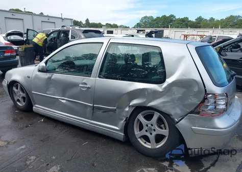 2003 Volkswagen Golf Gl/Gl 2.0L from USA, damaged, VIN 9BWBK61J834038804